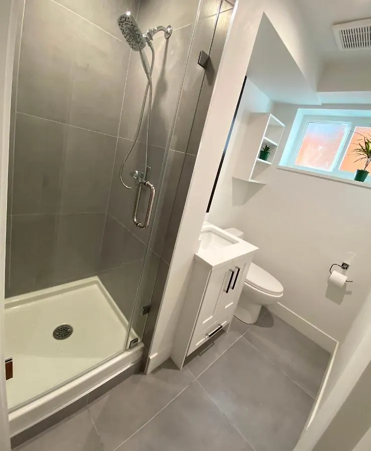 Guest house Newly Renovated Walkout Basement In Vancouver With Separate Entrance