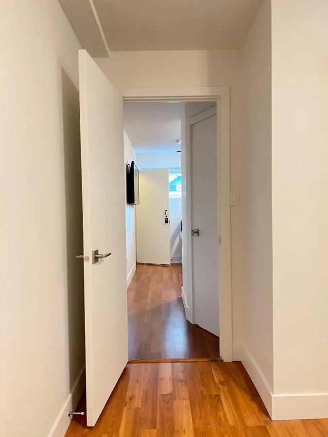 Newly Renovated Walkout Basement In Vancouver With Separate Entrance 0*,  Kanada